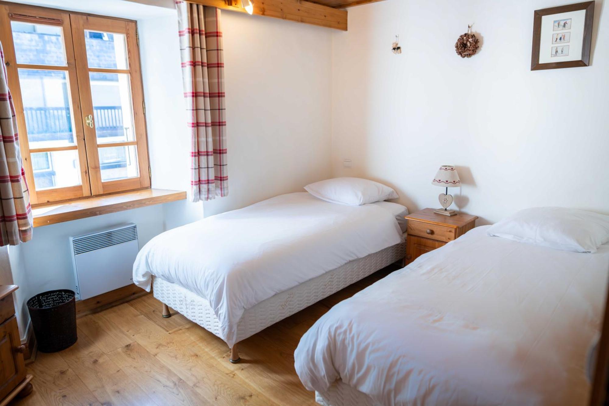 Warm 2-Bedroom Apartment Near The Tourist Office Межев Экстерьер фото